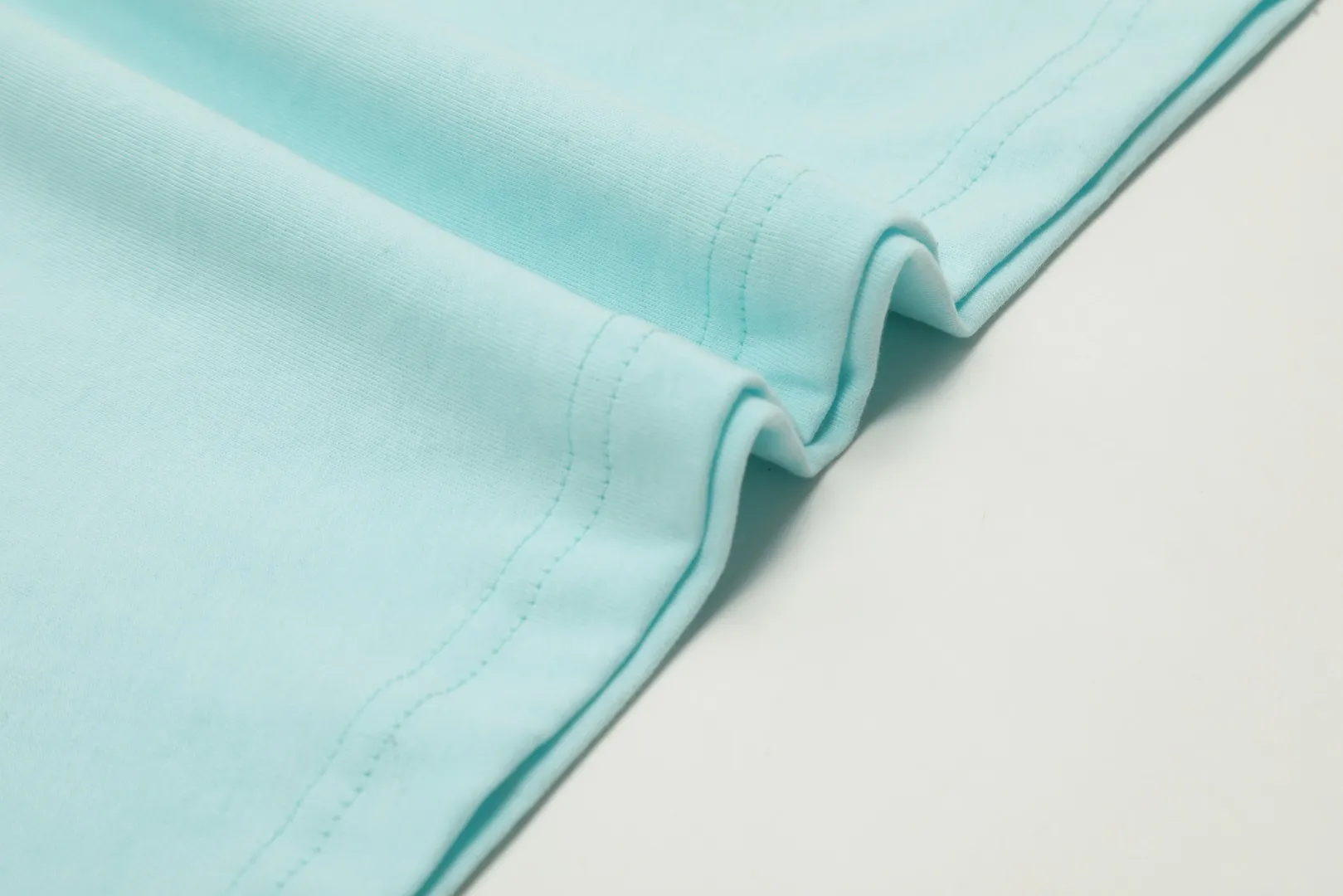 VIVI8820 vivienne west wood Vivienne American baseball style heavy industry multi-color printed Saturn long sleeves Super design sense Super practical for wearing inside and outside 200G thin base Size: S M L mint green haze blue dirty pink